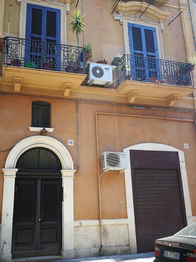 Your Shelter - Private Apartment Μπάρι Εξωτερικό φωτογραφία